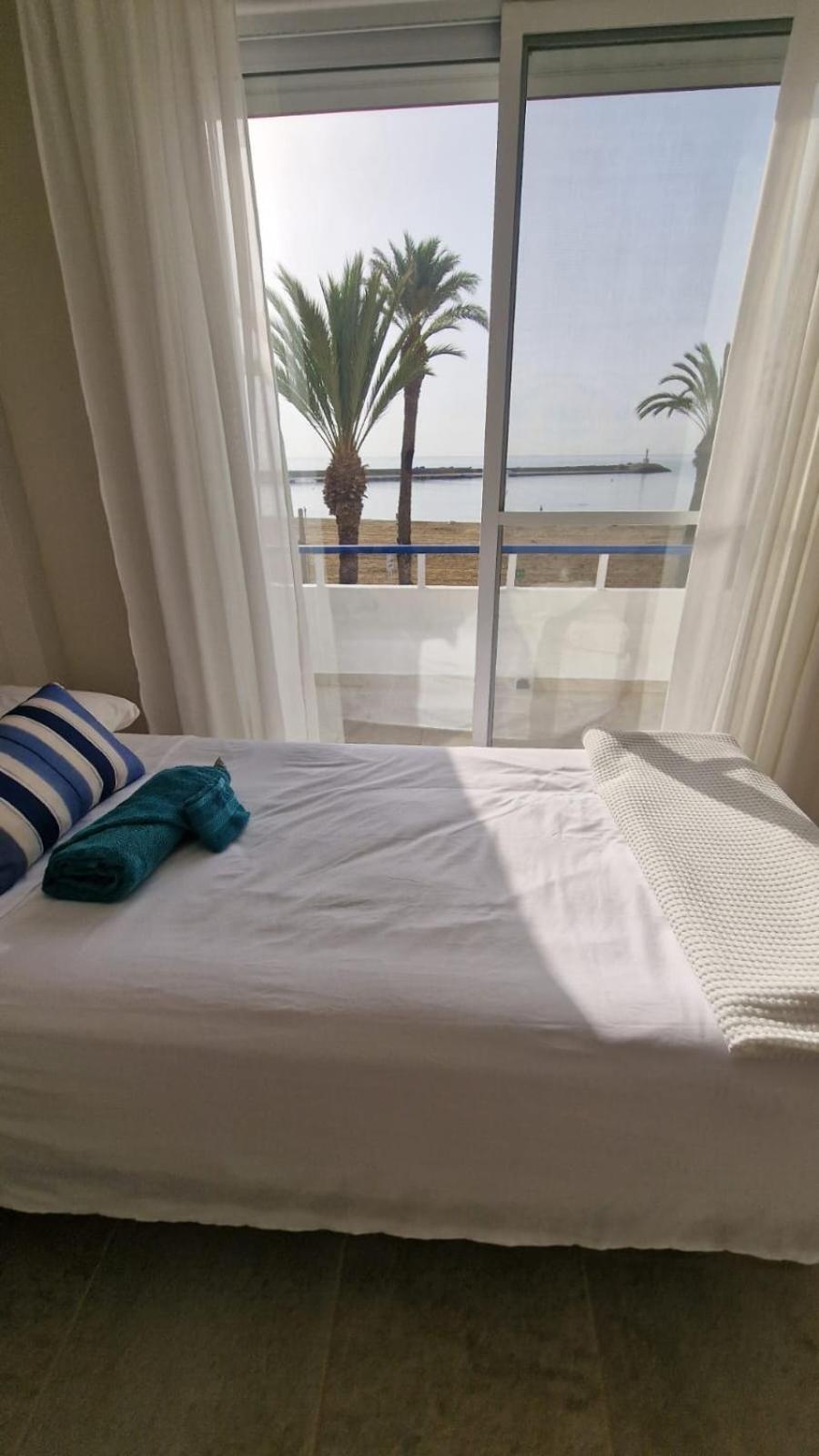 Beachfront Vila Valencia Buitenkant foto